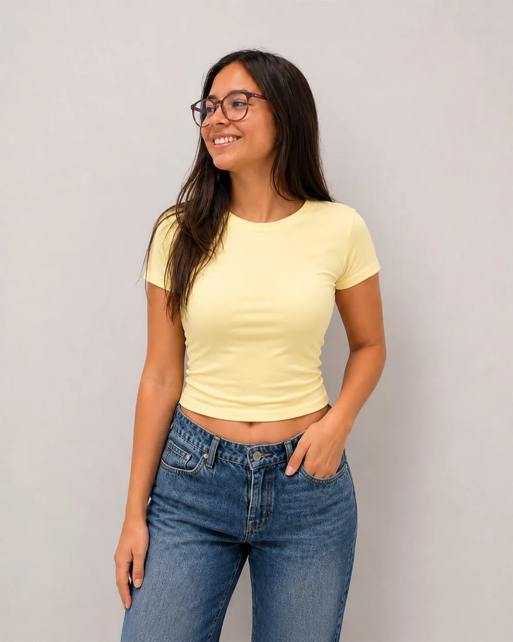 Baby tee manga corta escote redondo — outfit básico EzModa