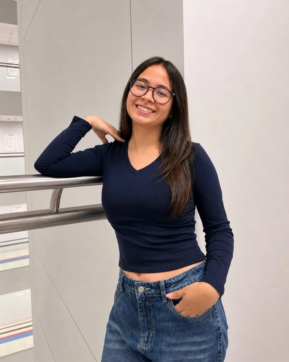 Baby tee manga larga con escote V — guía de escotes EzModa